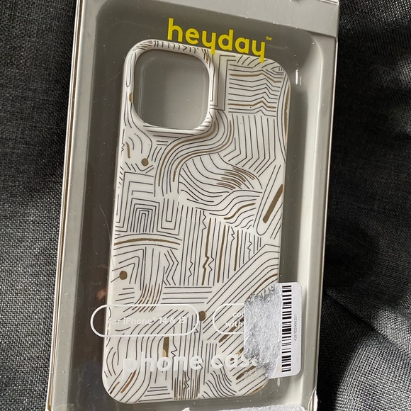 NWT Heyday iPhone 13 iPhone 14 case white and gold Natasha Anderson collection - Picture 1 of 3